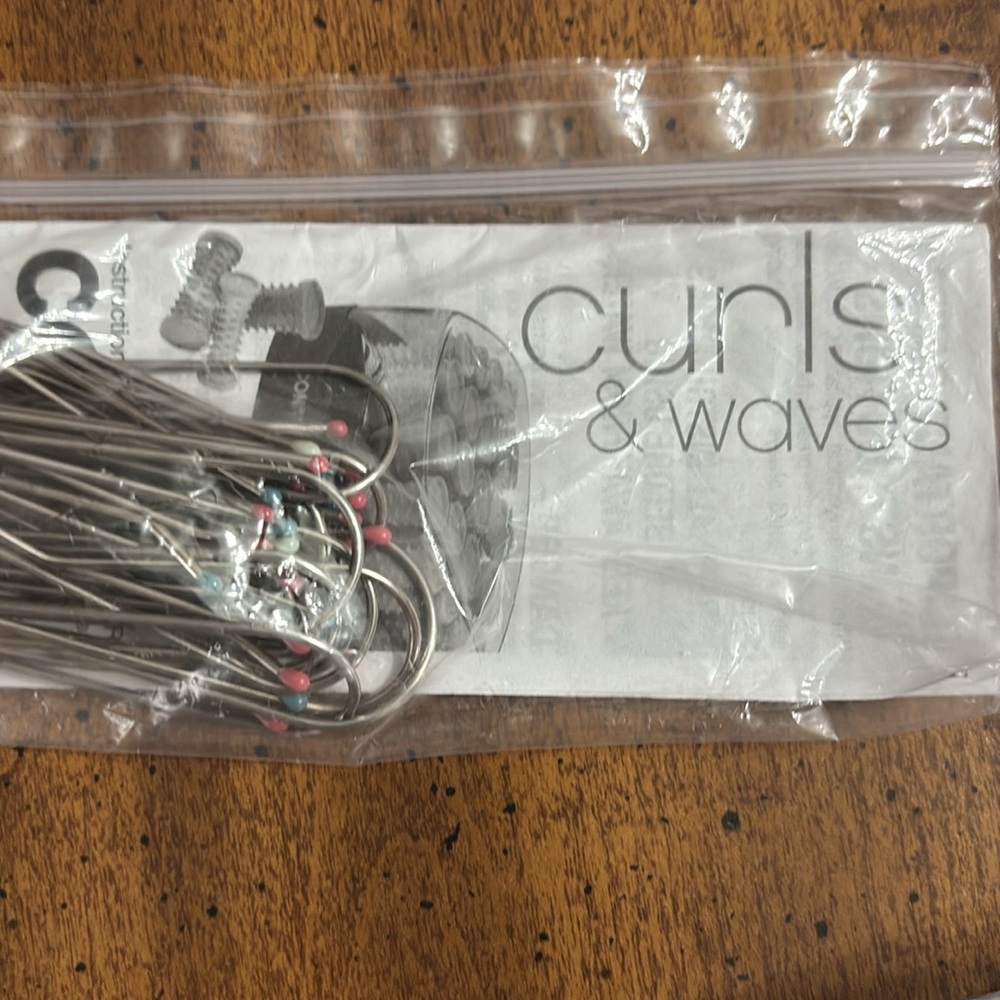 Contain Hot Rollers in convenient stylish carry all bag. - Picture 4 of 10